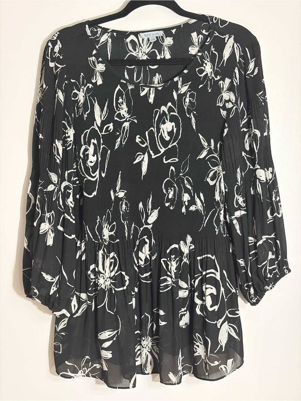 Women's Black & White Floral Pleated Tunic Top by